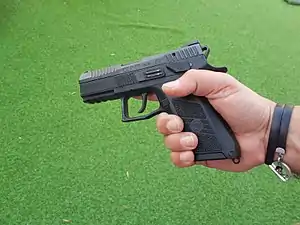 אקדח CZ p-07