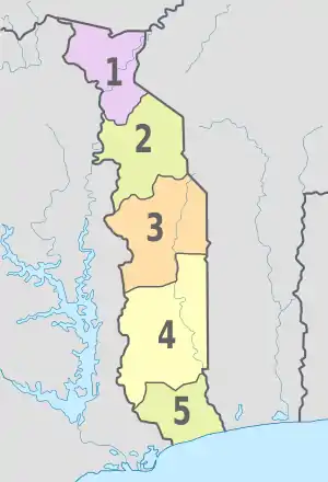 Togo, administrative divisions - Nmbrs - colored.svg